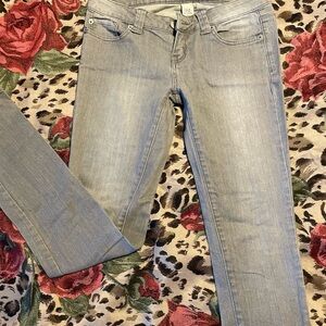 Gray Skinny Jeans with a Soft Comfortable Fit